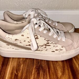 Gold/Cream Fashion Sneaker